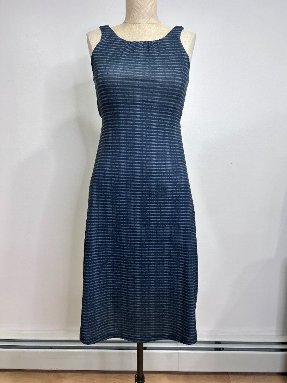 prAna Skypath Dress XS Nautical Wicker Blue Striped Cutout Twist Back Shelf Bra
